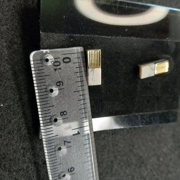 Vintage Avon 1/2 Gold tone 1/2 White Squares Earrings Cottagecore Grandmacore - Picture 4 of 5